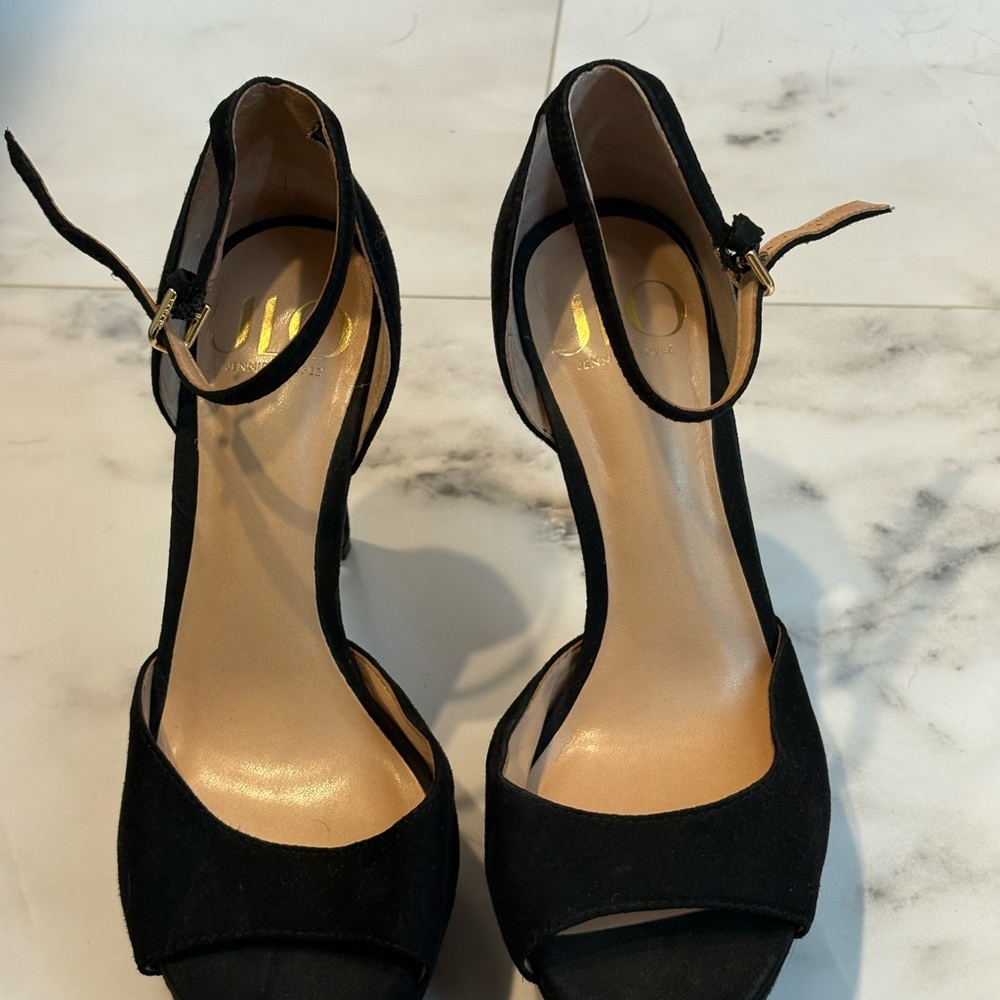 Jennifer Lopez Elegant Black Heels